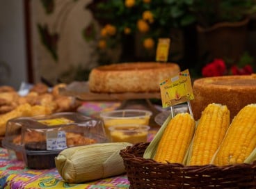 Com muita dança, música e brincadeiras, o São João também é marcado pelos pratos típicos juninos.