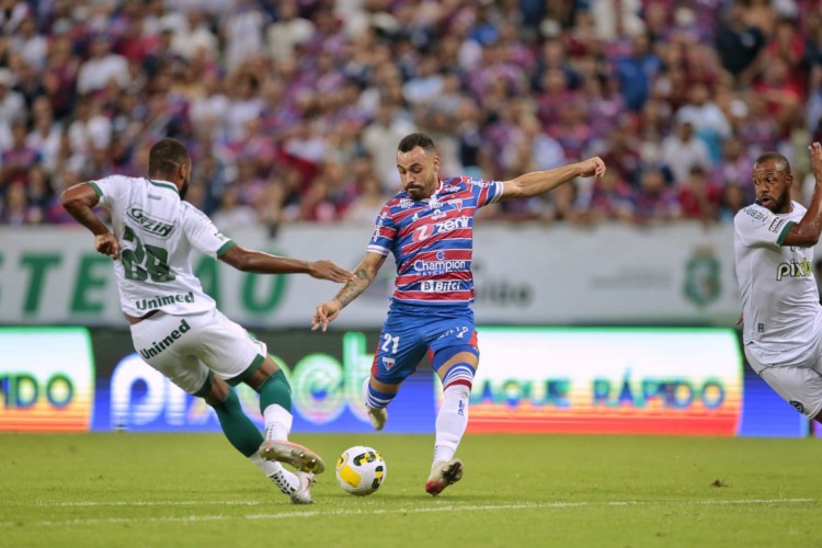 Goiás e Fortaleza se enfrentam pelo Brasileirão Série A 2022 neste sábado, 1º