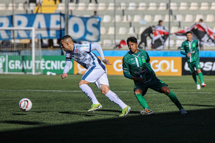 O Floresta foi goleado pelo São José-RS em 4 a 0 pela Série C do Brasileirão. 