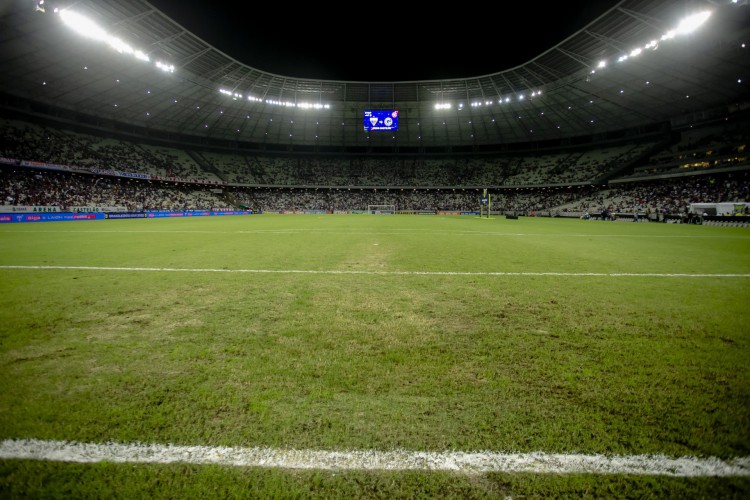 Gramado do Castelão precisa ser recuperado e um cronograma de atividades foi definido para melhorar condição do campo