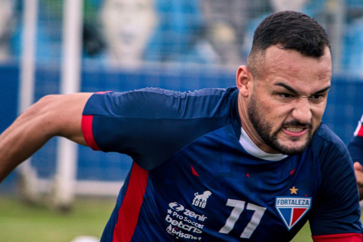 Atacante Igor Torres em treino do Fortaleza no Centro de Excelência Alcides Santos, no Pici