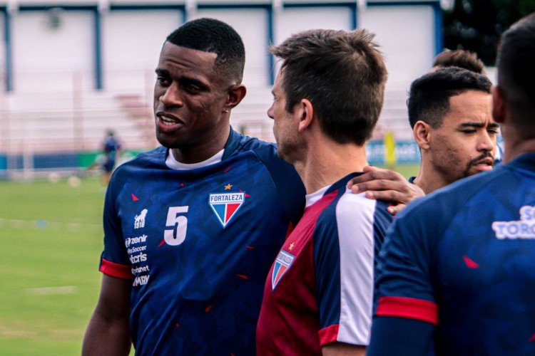 Zagueiro Marcelo Benevenuto em treino do Fortaleza no Centro de Excelência Alcides Santos, no Pici