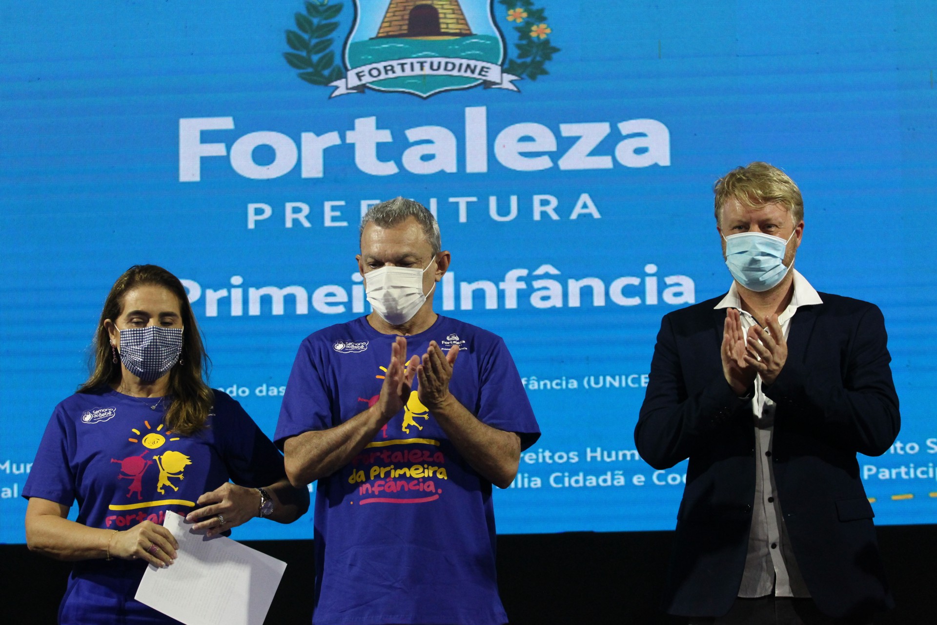 ￼SECRETÁRIA Patrícia Macêdo, prefeito José Sarto e o representante do Unicef, Dennis Larsen, participaram do evento (Foto: FABIO LIMA)