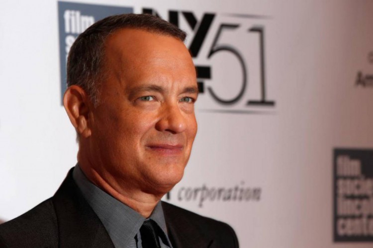 No filme "O Náufrago", o ator Tom Hanks adota uma bola de voleibol como único amigo no mundo