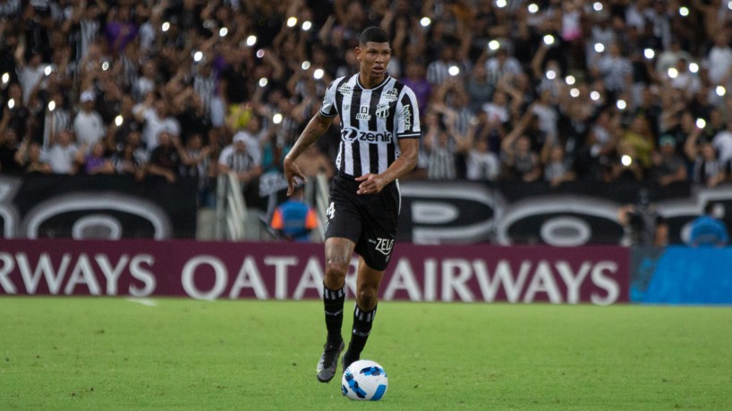 Zagueiro Marcos Victor no jogo Ceará x General Caballero, na Arena Castelão, pela Copa Sul-Americana