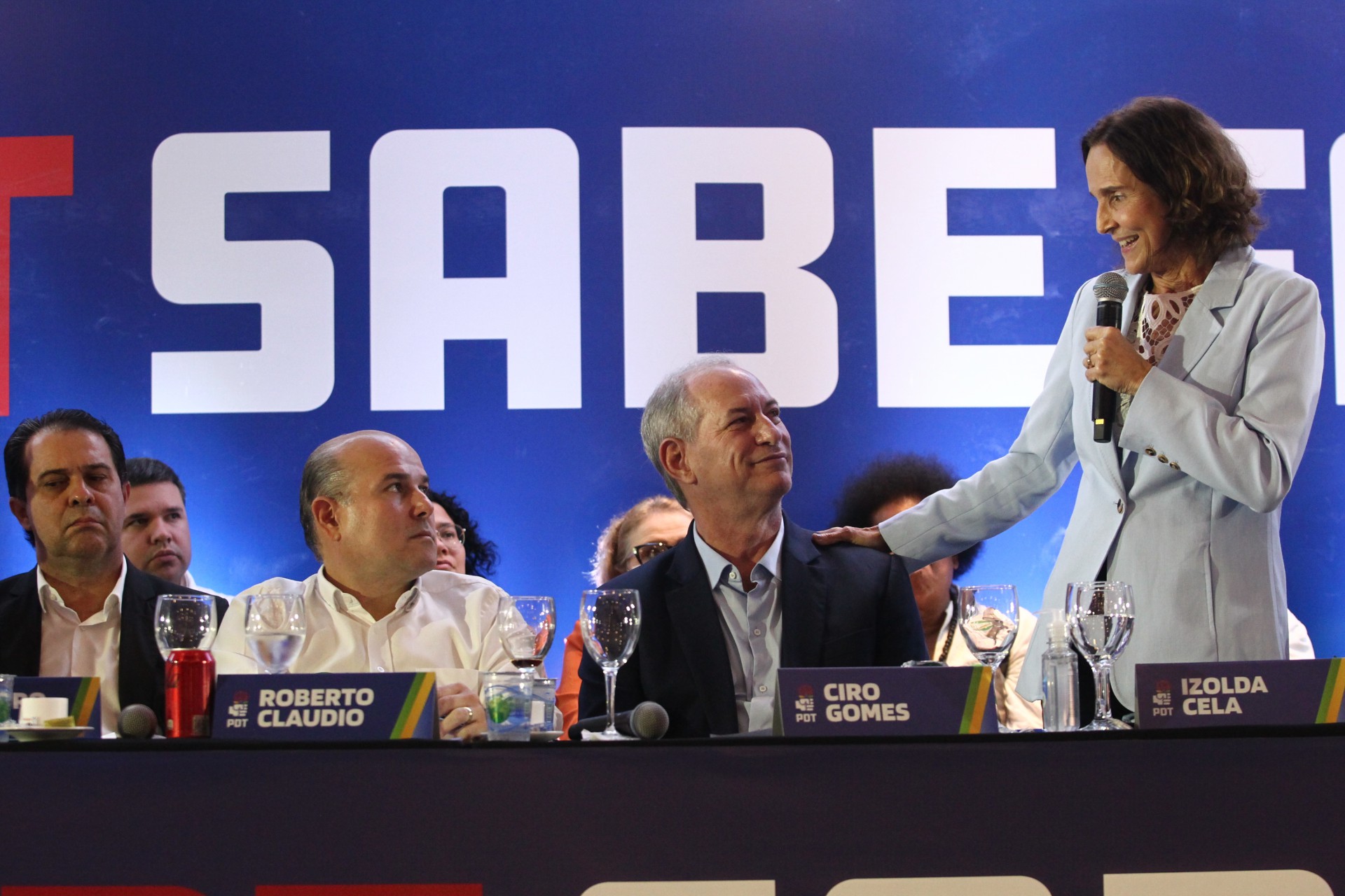 ￼ CIRO levou números da pesquisa 
aos pré-candidatos (Foto: FABIO LIMA)