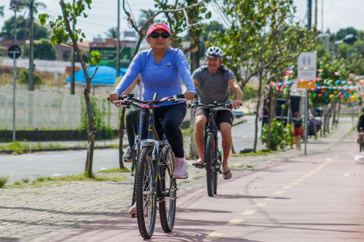 Três rotas serão disponibilizadas aos ciclistas na ciclofaixa de lazer neste domingo. Na foto, ciclistas no Parque Rachel de Queiroz, no bairro Presidente Kennedy