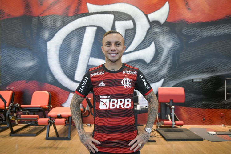 Everton Cebolinha foi anunciado pelo Flamengo nesta segunda-feira, 20. 