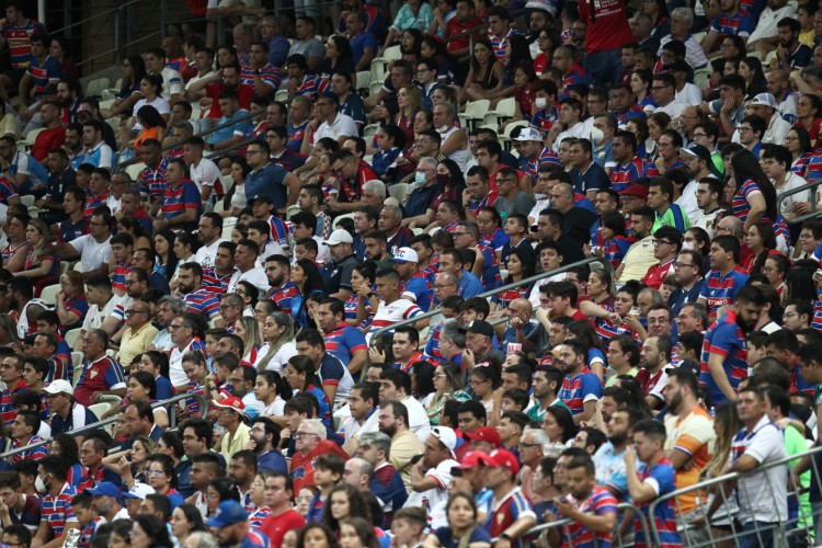 FORTALEZA,CE, BRASIL, 08.05.2022: Torcida do Fortaleza. Jogo pelo campeonato brasileiro série A, Fortaleza vs São Paulo. arena Castelão.    (Fotos: Fabio Lima/O POVO).