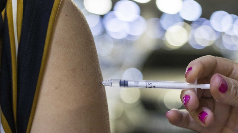 Com aumento de casos, secretarias realizão mutirões de vacinação 