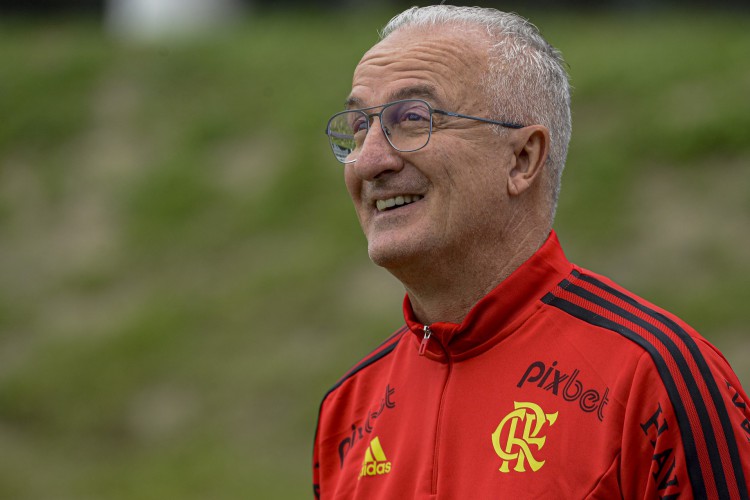 Técnico Dorival Júnior em treino do Flamengo no CT Ninho do Urubu