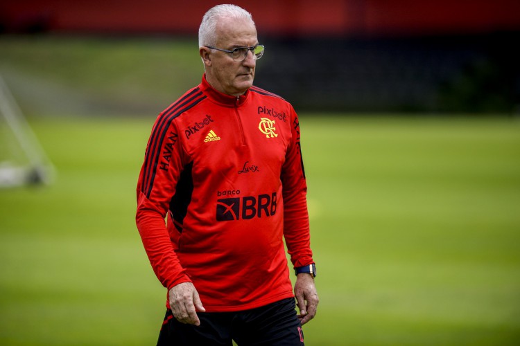 Técnico Dorival Júnior em treino do Flamengo no CT Ninho do Urubu