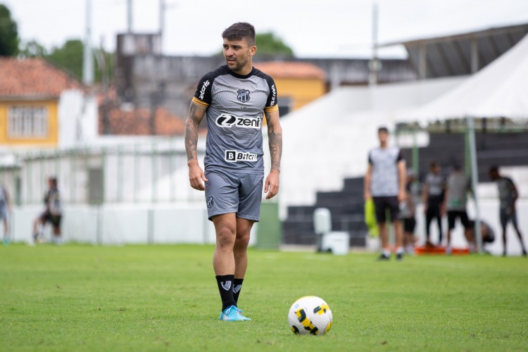 Victor Luís está em fase de transição e deve ser relacionado para enfrentar o Palmeiras