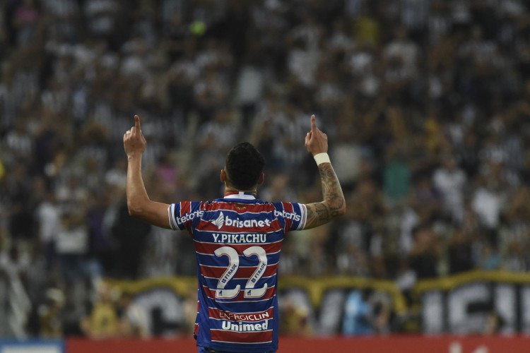 Ala Yago Pikachu comemora gol no Clássico-Rei entre Fortaleza x Ceará, na Arena Castelão, pela Copa do Brasil