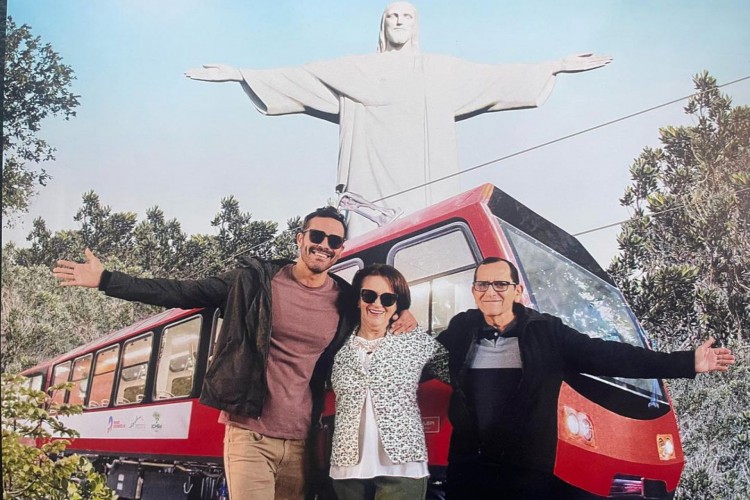 ￼Casal morava em Fortaleza e tinha ido visitar o filho no Rio de Janeiro 