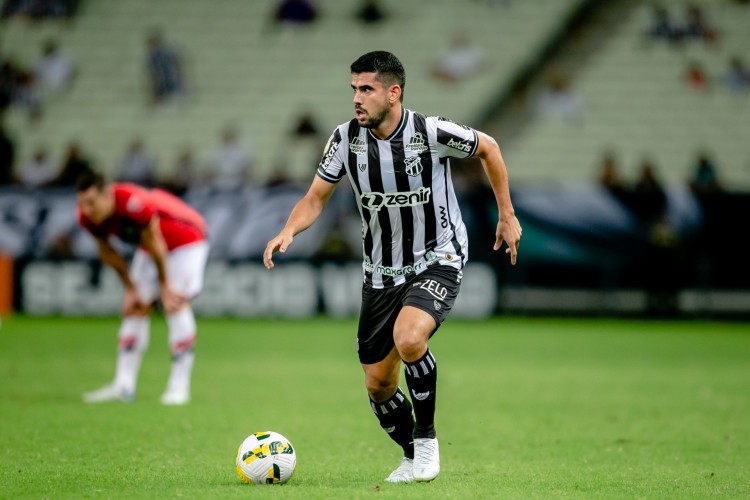 FORTALEZA, CE, BRASIL, 26-06.2022: Ze Roberto. Ceara x Atletico Goieniense, pelo campeonato brasileiro na Arena castelão. em epoca de COVID-19. (Foto:Aurelio Alves/ Jornal O POVO)