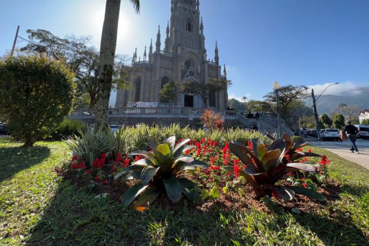 Catedral de Petrópolis é reaberta ao público  