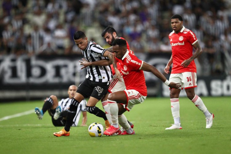 Ceará e Internacional se enfrentaram neste sábado pela 15ª rodada do Brasileirão no Castelão. 