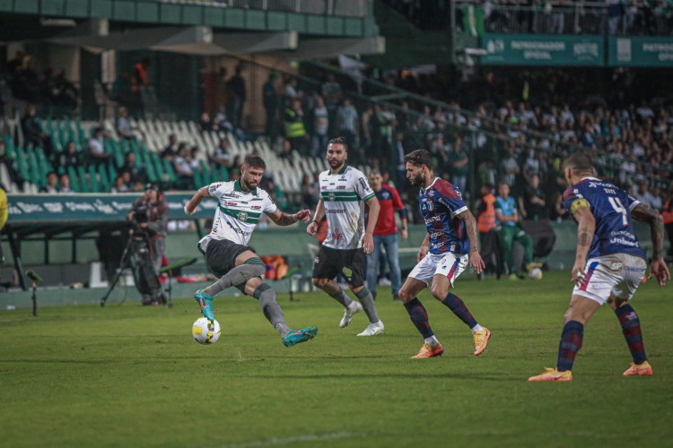 Lance do jogo Coritiba x Fortaleza, no Couto Pereira, pelo Campeonato Brasileiro Série A