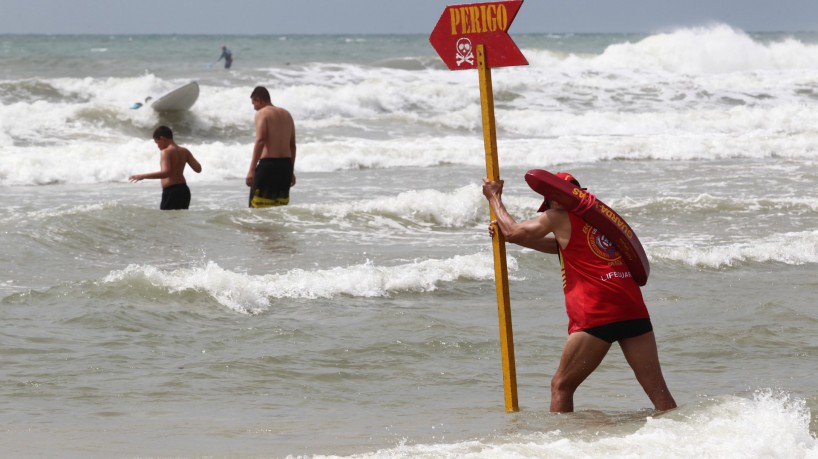 Foto de apoio ilustrativo. Corporação alerta para o cumprimento das recomendações de banho nas praias do Estado