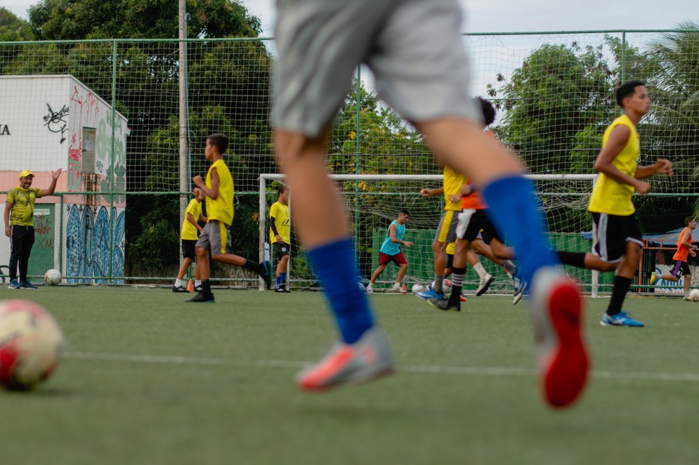 Jovens são contemplados com atuação de projetos sociais nas areninhas (Foto: Aurelio Alves)