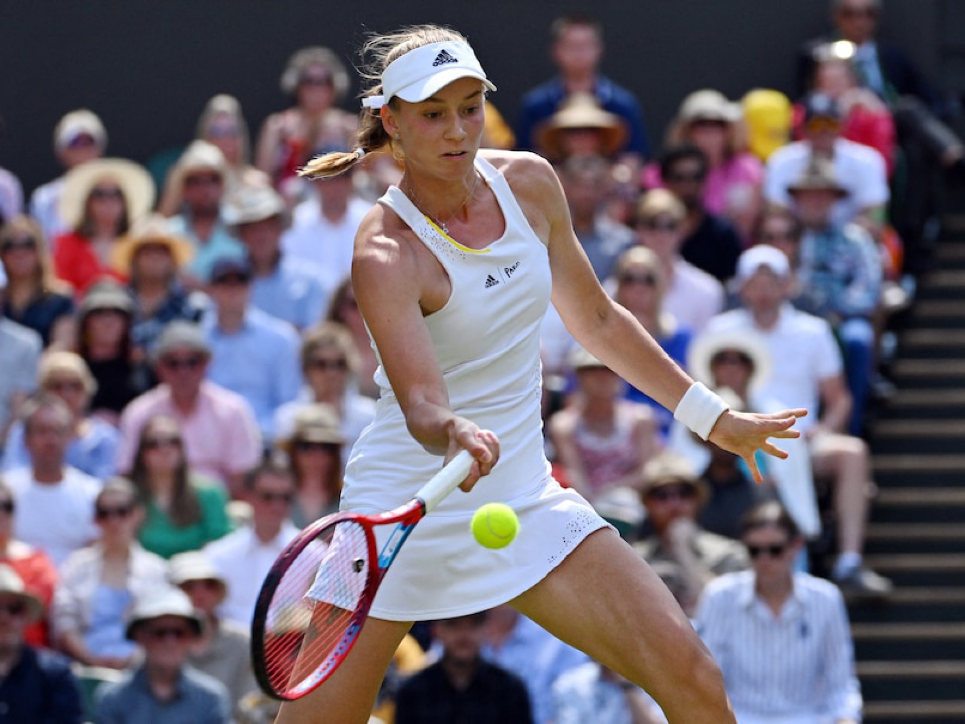 Tênis Rybakina é campeã em Wimbledon após vencer Jabeur Esportes