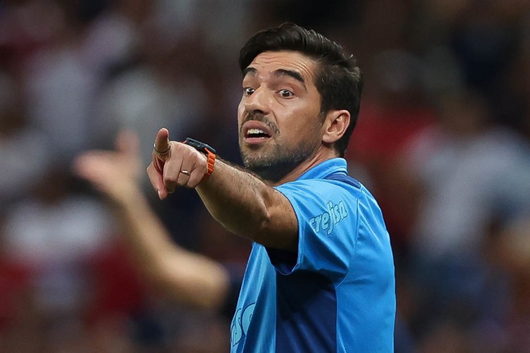 Técnico Abel Ferreira no jogo Fortaleza x Palmeiras, na Arena Castelão, pelo Campeonato Brasileiro Série A