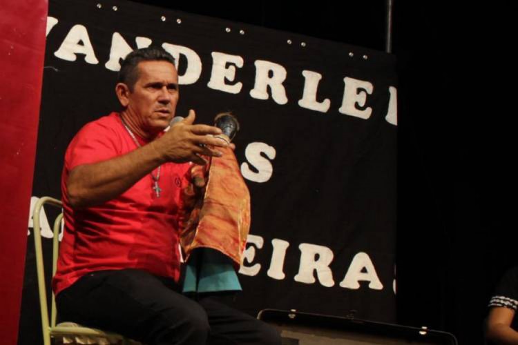 Mestre Vanderlei das Laranjeiras participa da programação do III Encontro da Escola de Mamulengo, promovido pelo Grupo Formosura de Teatro