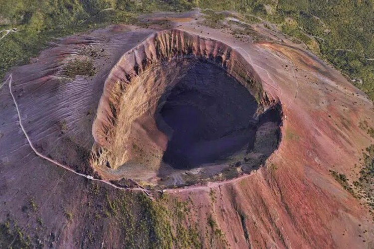 Vulcão no Monte Vesúvio está 