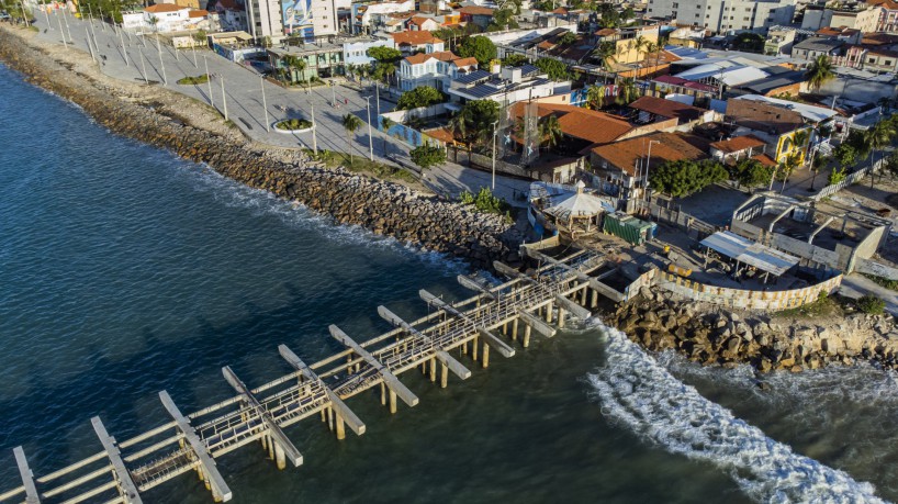 Obras de reforma da Ponte dos Ingleses, na Praia de Iracema