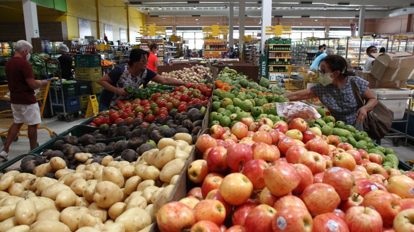 Alimentos em bom estado são desperdiçados ainda na cadeia de produção, por questões como infraestrutura, manejo inadequado, contaminações e até desastres naturais