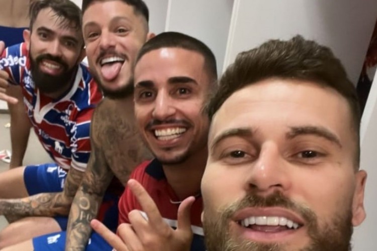 Lucas Lima fez foto com Galhardo após classificação do Fortaleza na Copa do Brasil