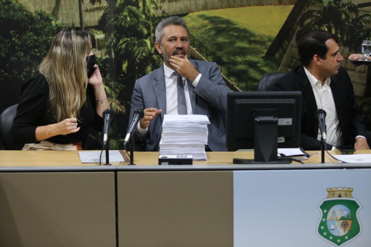 Entrega do relatório final da CPI do motim da PM