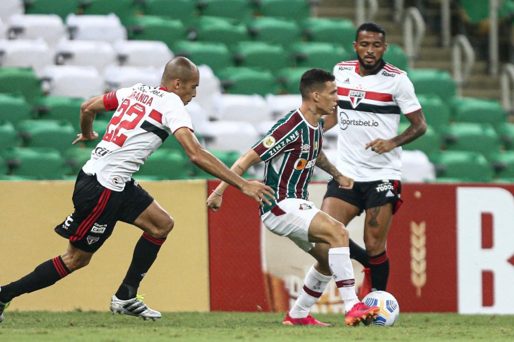 Fluminense e São Paulo se enfrentam pelo Brasileirão 2022 hoje, 5; onde assistir ao vivo aos jogos do dia e horário do jogo.