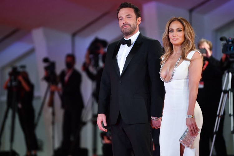 Jennifer Lopez e Ben Affleck casaram neste sábado, 16, 20 anos depois de se conhecerem num set de filmagem