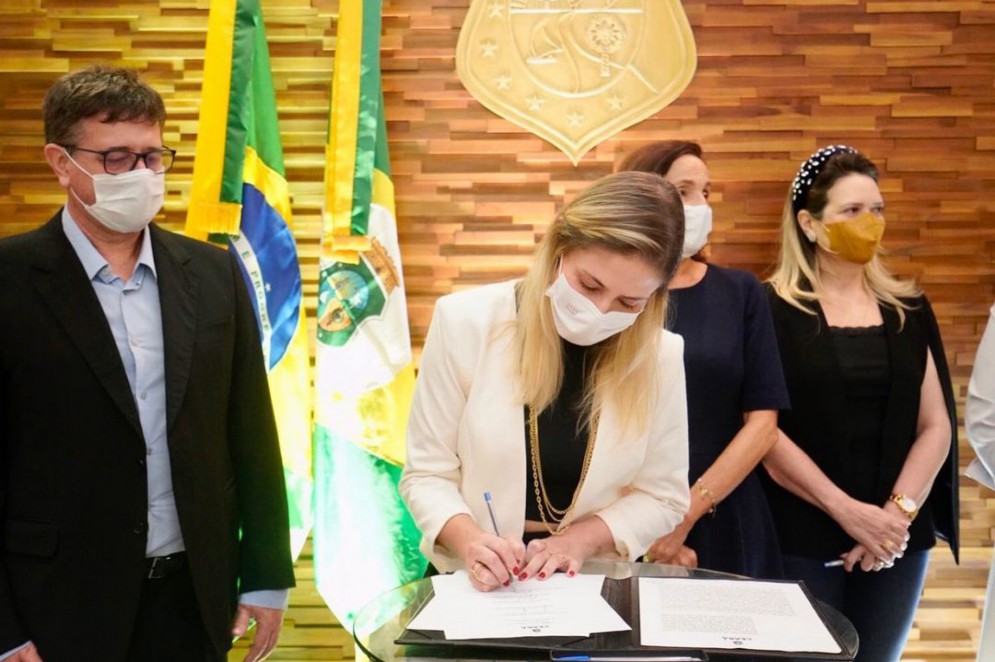 Governo do Ceará e empresa canadense assinam memorando de entendimento para aporte de R$ 120 milhões em mineração em Pedra Branca(Foto: Carlos Gibaja/Governo do Ceará em 18/07/2022)