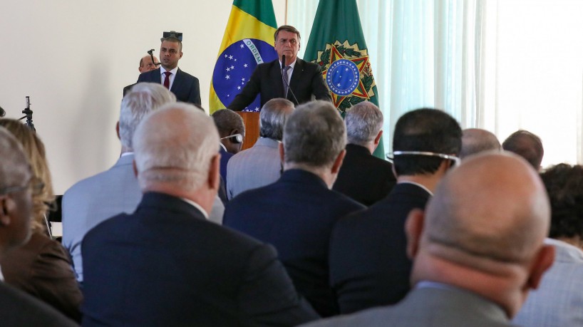 ￼Bolsonaro atacou sistema eleitoral em encontro com embaixadores, em julho de 2022