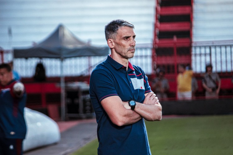 Veja como o técnico Juan Pablo Vojvoda escalou o Fortaleza para o jogo diante do Fluminense. 