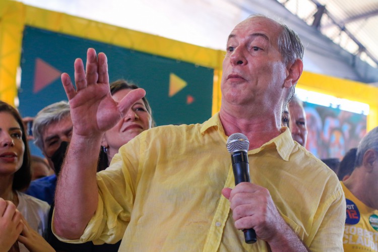 Ciro Gomes (PDT), em convenção do Roberto Cláudio.