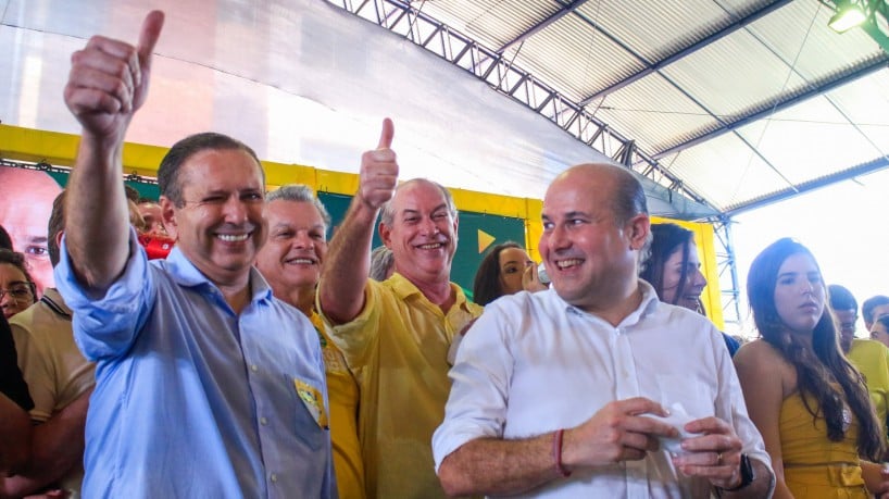 Domingos Filho, Sarto, Ciro Gomes e Roberto Cláudio na convenção que lançou a candidatura de RC a governador em 2022