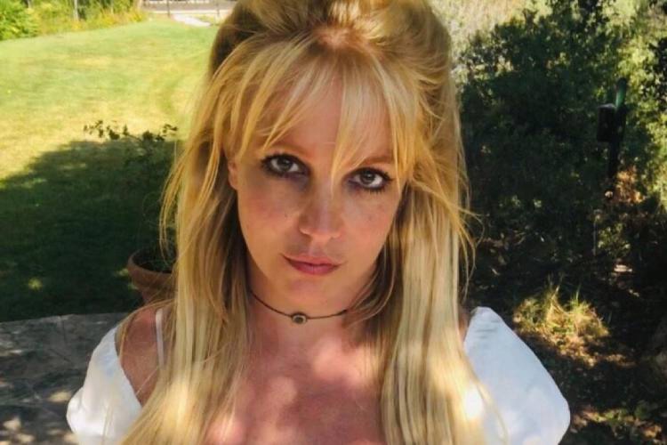 Britney Spears acusa mãe de abuso e mostra imagens de conversas