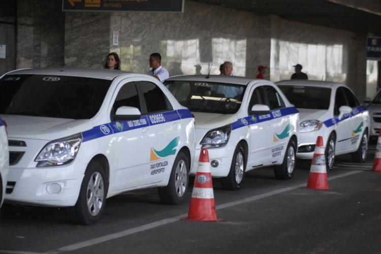 Taxistas receberão R$ 6 mil de auxílio do Governo Federal. Entenda como irá funcionar benefício e quem poderá receber