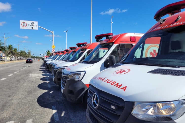 AMBULÂNCIAS irão para bases do Samu de 54 municípios cearenses