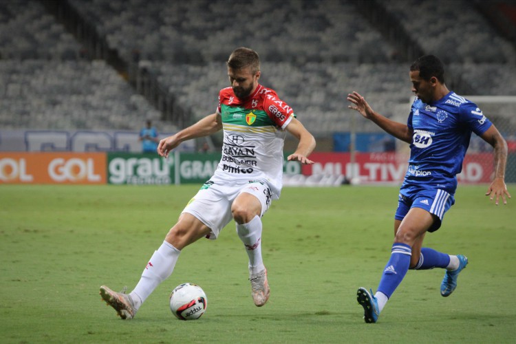 Brusque e Cruzeiro se enfrentam pelo Brasileirão Série B 2022 hoje, 30; onde assistir ao vivo aos jogos do dia e horário do jogo.