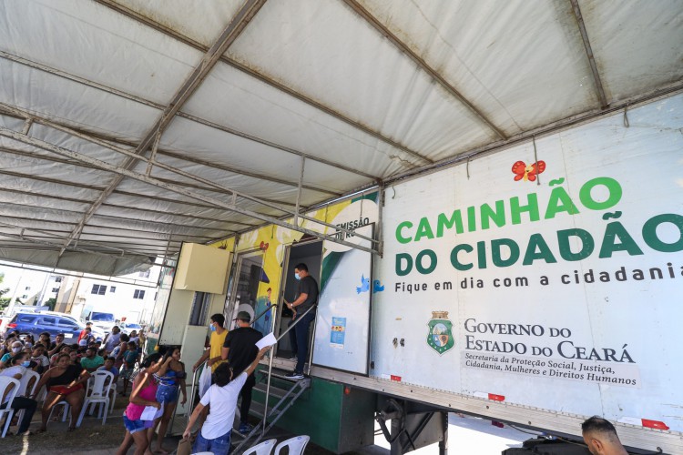 Caminhão do Cidadão, unidade móvel da SPS, realiza emissão de documentos e orientações sobre trabalho e emprego