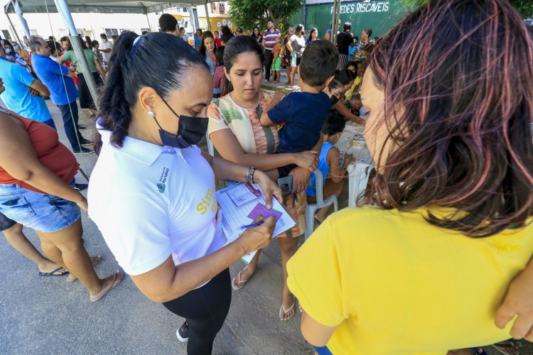 Projeto Acolher realiza ação no conjunto habitacional José Euclides, no Jangurussu