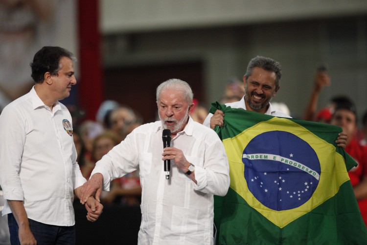 FORTALEZA CE, BRASIL, 30.07.2022: Convenção do PT com a presença do ex-presidente Lula, para lançamento das candidaturas de Elmano de Freitas ao governo do estado e de Camilo Santana ao senado.  Centro de Eventos    (fotos: Fabio Lima/O POVO)