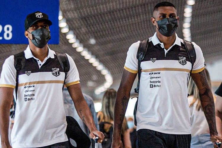 Jogadores foram liberados e voltaram posteriormente para o aeroporto