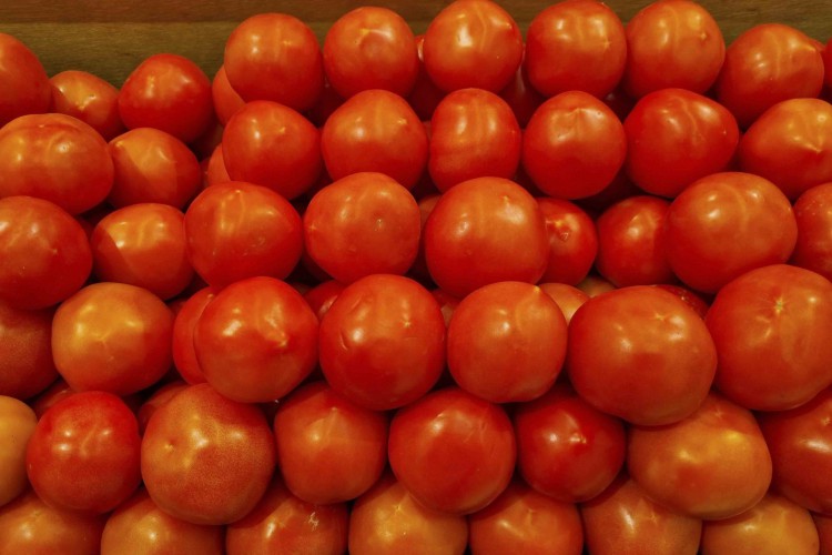 TOMATE foi o produto que apresentou a maior alta do semestre, de 53,53% 