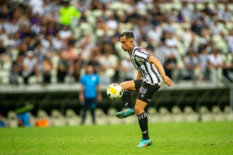 Meia-atacante Lima no jogo Ceará x Palmeiras, na Arena Castelão, pelo Campeonato Brasileiro Série A